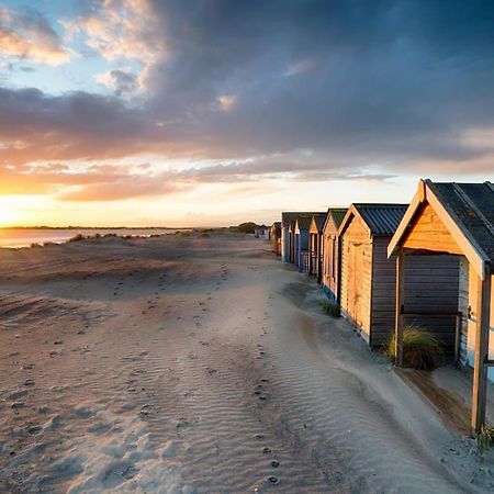 Modern & Stylish Seaside Family Home Chichester Buitenkant foto
