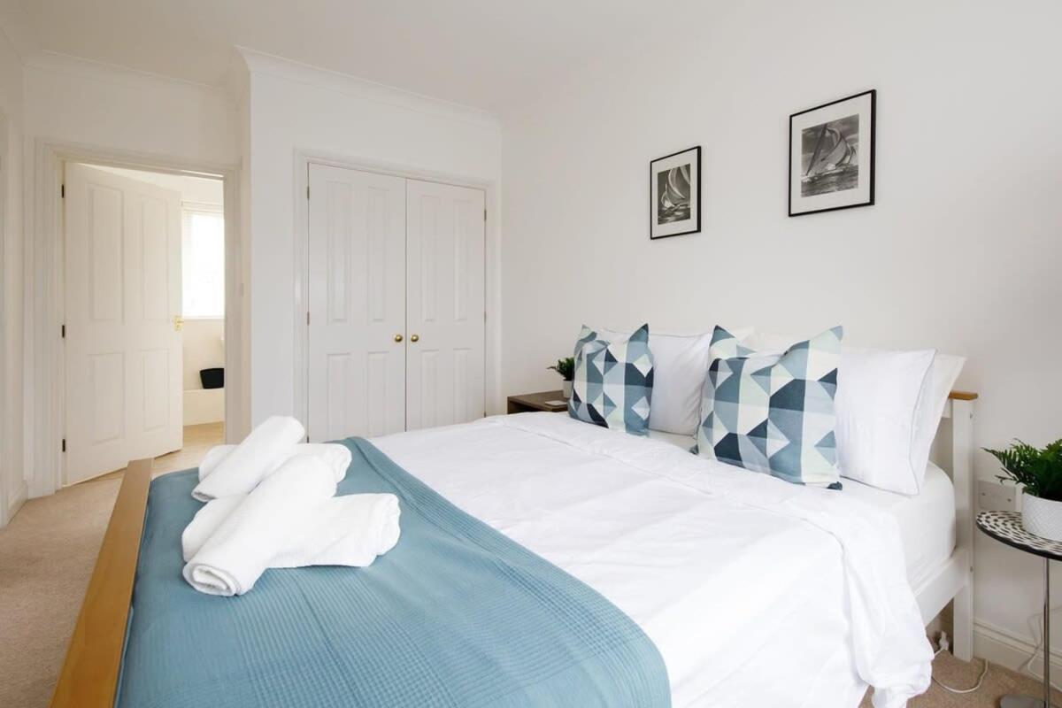 Modern & Stylish Seaside Family Home Chichester Buitenkant foto