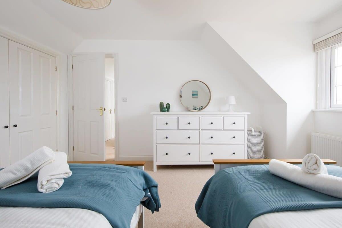 Modern & Stylish Seaside Family Home Chichester Buitenkant foto