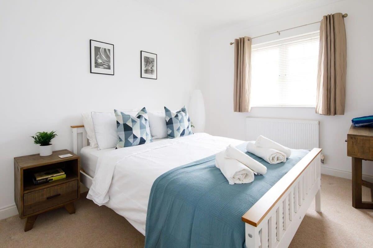 Modern & Stylish Seaside Family Home Chichester Buitenkant foto