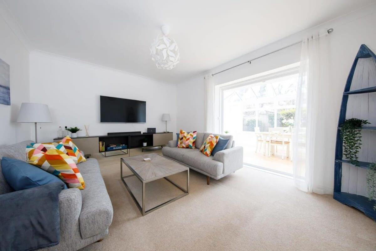 Modern & Stylish Seaside Family Home Chichester Buitenkant foto