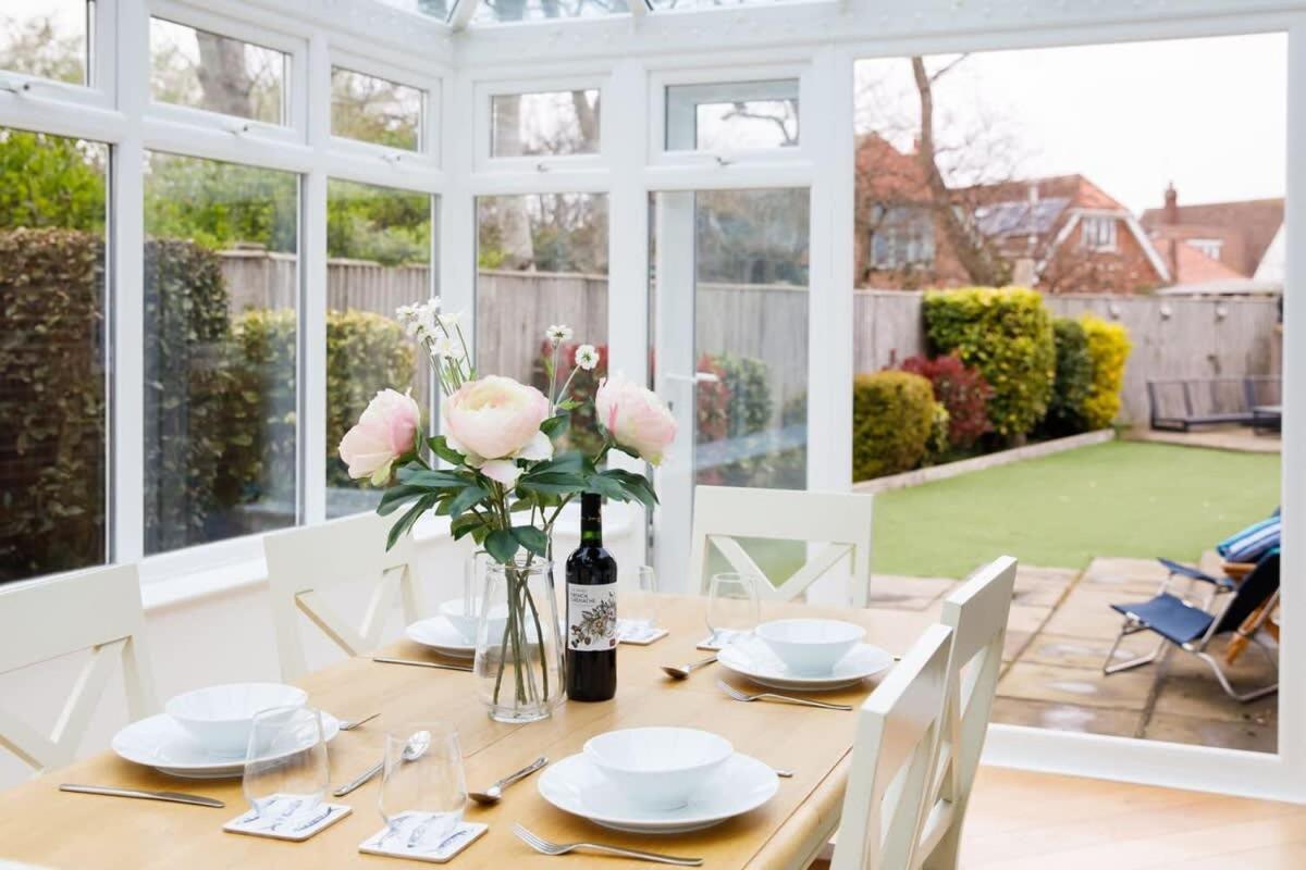 Modern & Stylish Seaside Family Home Chichester Buitenkant foto